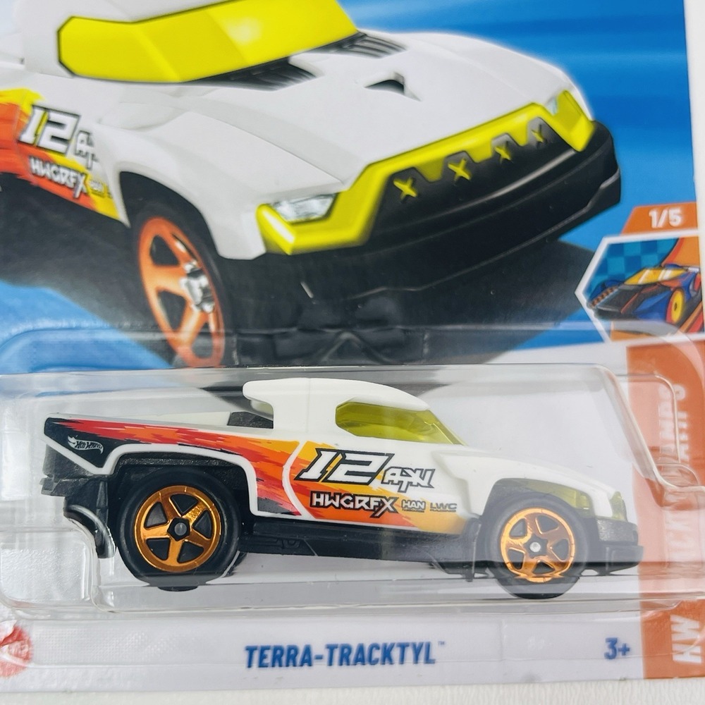 Hot Wheels Terra Tracktyl White Mattel 204/250 2025 HW Track Champs - Picture 2 of 9